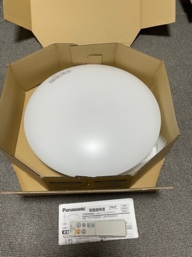 値下げ⭐︎ほぼ未使用品　2023年製　Panasonic LEDシーリングライト HH-CF0822CD  単色タイプ　8畳　照明