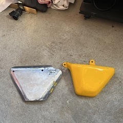 モンキーのサイドカバー左右セットです。