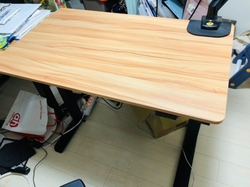 電動昇降デスク　リモートワーク