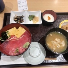 明日（6/17）ランチに行きませんか？