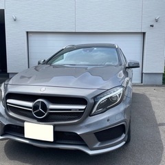 メルセデスAMG GLA45の画像
