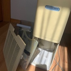 家庭用の除湿機になります。の画像