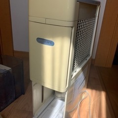 家庭用の除湿機になります。