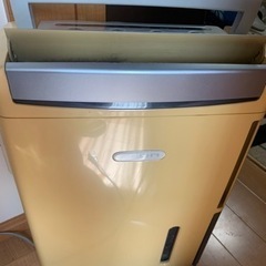 家庭用の除湿機になります。の画像