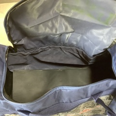 新品、ミッキーマウスのボストンバックです。の画像
