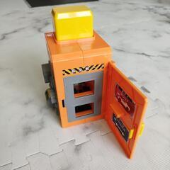 トミカ　組み立てマシン　専用の車３台付きの画像