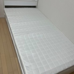 収納・マットレス付き　シングルベッド