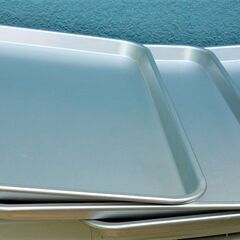 アルミ　トレー　1枚　サイズ45X32X2.5㎝（上面サイズ）　使用頻度小　自宅長期保管品の画像