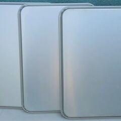 アルミ　トレー　1枚　サイズ45X32X2.5㎝（上面サイズ）　使用頻度小　自宅長期保管品の画像