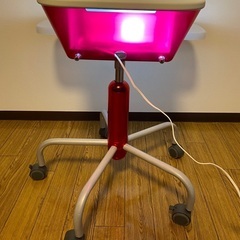 パソコンデスクの画像