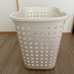 洗濯カゴ　バスケットの画像