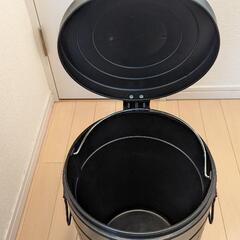 ブラックのゴミ箱をお譲りしますの画像