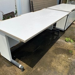 コクヨ　パソコンテーブル　２台