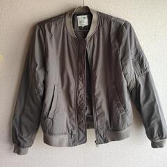 カーキグリーン ブルゾン