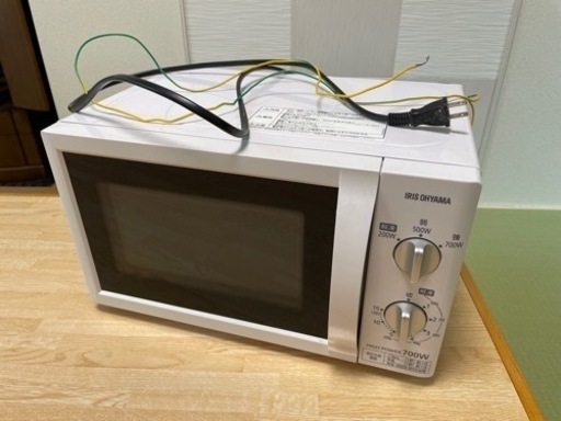 電子レンジ　アイリスオーヤマ　2018年製　200〜700W
