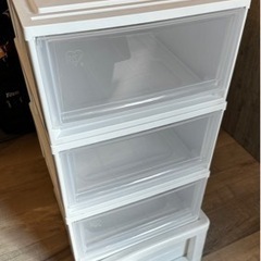 衣装ケース　クリアボックス　4つの画像
