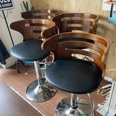 4脚セット‼︎ カウンター　チェアー　BAR リビングに‼︎ インテリアの画像