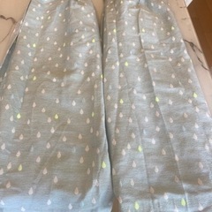 カーテン　長さ115×幅100×2セット