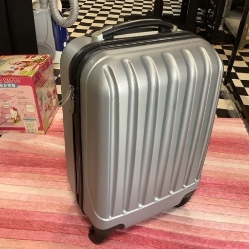 【リサイクルサービス八光】旅行　キャリーケース　シルバー