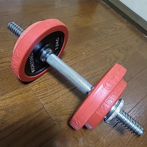 早い者勝ちです。１００kg以上。バーベル、ダンベル2つ、プレート１６枚。