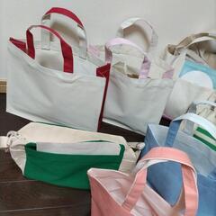 布バッグと不織布バッグたちの画像