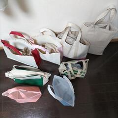 布バッグと不織布バッグたちの画像