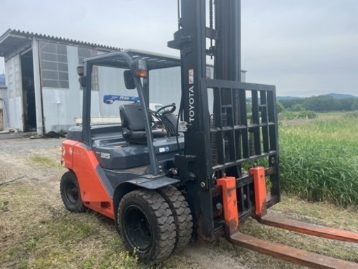 【愛知県発】フォークリフト　トヨタ　8ＦＤ35 ディーゼル　軽油　4.5Ｍ　3.5トン　686時間　機関良好　中古