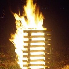 送料無料！薪２２kg ホワイトポプラ積層材 焚火 キャンプファイヤー アウトドア燃料 BBQ バーベキュー ソロキャンプの画像