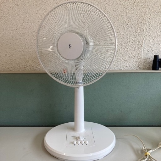 美品　YLT-AG301-W リビング扇風機 ホワイト　2017年購入