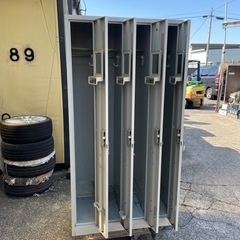 4人用ロッカーの画像