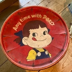 
アンティーク　ペコちゃんの缶　 の画像