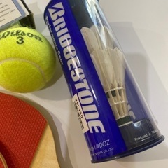 卓球セット　テニスボール　バドミントンシャトル　4点セット　早く取りに来れる方優先の画像