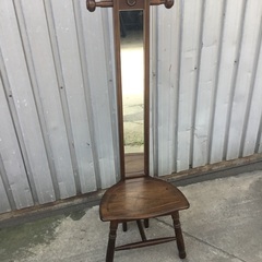 スリムでレトロな鏡台