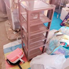★無料 カクストレージ玄関、靴箱収納目隠し キャスター付きの画像