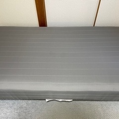 【直接受け渡し希望】マットレス一体型　シングルベッドの画像