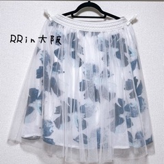 《大きいサイズ/サイズ不明》美品✨青白チュールレースのさらさらスカート