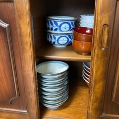 カリモク製　食器棚