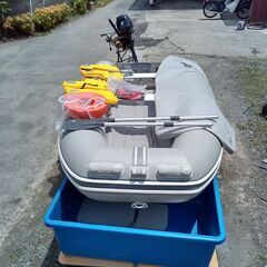 ジョイクラフトゴムボート６馬力エンジン付きの画像