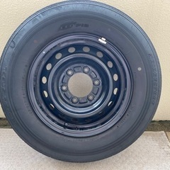 ハイエース　純正15インチホイール　タイヤ•ホイールカバー付