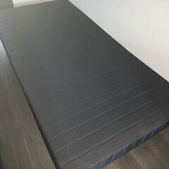 シングルベッド　ブラック　横幅95cm×縦幅195cm×高さ37cm