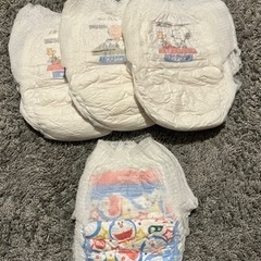 おねしょガード、紙おむつ　等の画像