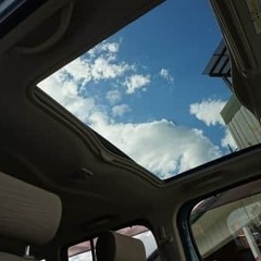 色も装備も珍しい👀特に3枚目はなかなか見ないです！　日産　キューブの画像