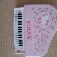 ハローキティ　ピアノ  玩具　女の子