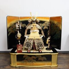 【ヤ取8/3終了】≪ZR565ジ≫ 雅泉 作 五月人形/兜飾り 一式 兜/12号 矢吹糸威 金箔押木彫龍頭/金小札松葉打長鍬形 端午の節句/こどもの日 甲冑 季節飾りの画像