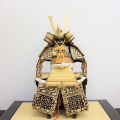 【ヤ取8/3終了】≪ZR565ジ≫ 雅泉 作 五月人形/兜飾り 一式 兜/12号 矢吹糸威 金箔押木彫龍頭/金小札松葉打長鍬形 端午の節句/こどもの日 甲冑 季節飾りの画像