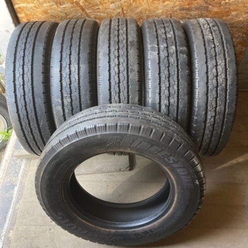 ほぼ新品　倉庫保管　BRIDGESTONE ブリヂストン　ブリジストン　DURAVIS R205 205/70R17.5 115/113L LT 夏タイヤ　2012年製　17.5インチ