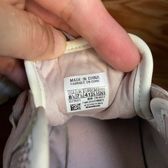 リーボック　スニーカー　薄いピンク色の画像