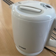 美品！タイガー　電気ポット　2011年製