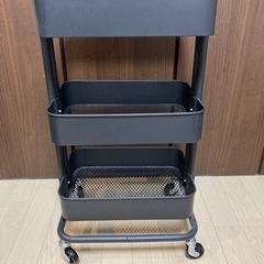 スチールワゴンの画像