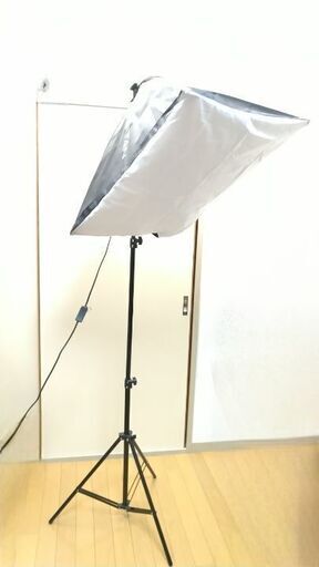 2023 三色撮影ライト二つで2000円！ FOSITAN ソフトボックス 50x70cm 写真撮影照明キット 3000K～6000K LED  遠隔操作  2ｍ三脚付き  値下げ交渉OK ネット決済・配送に変更可
